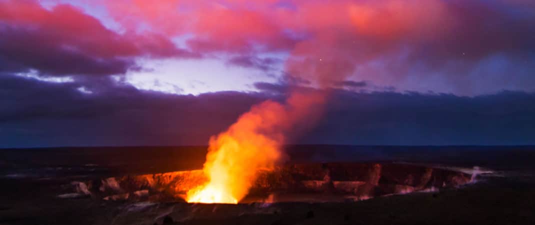 halemaumau volcano crater glow